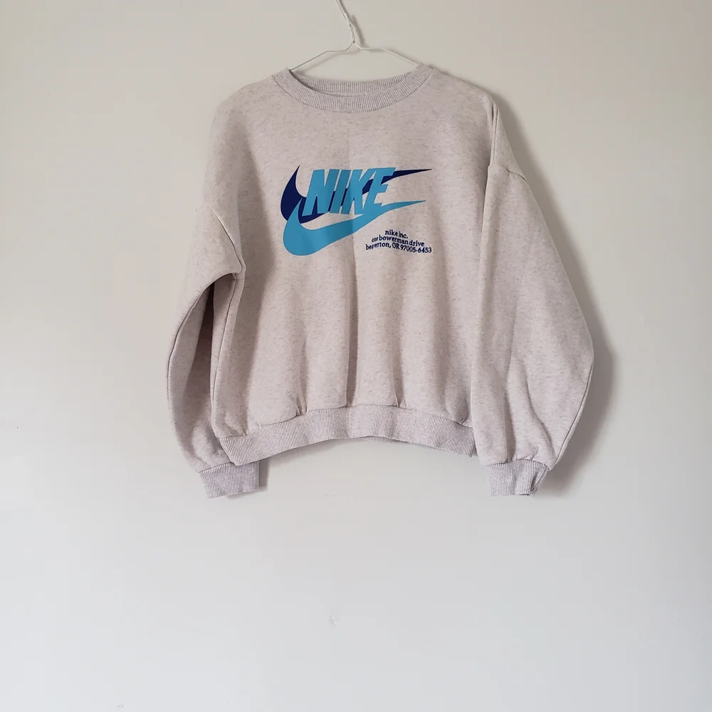 white Nike double swoosh cropped long-sleeved sweater Womens size Large - Picture 7 of 7